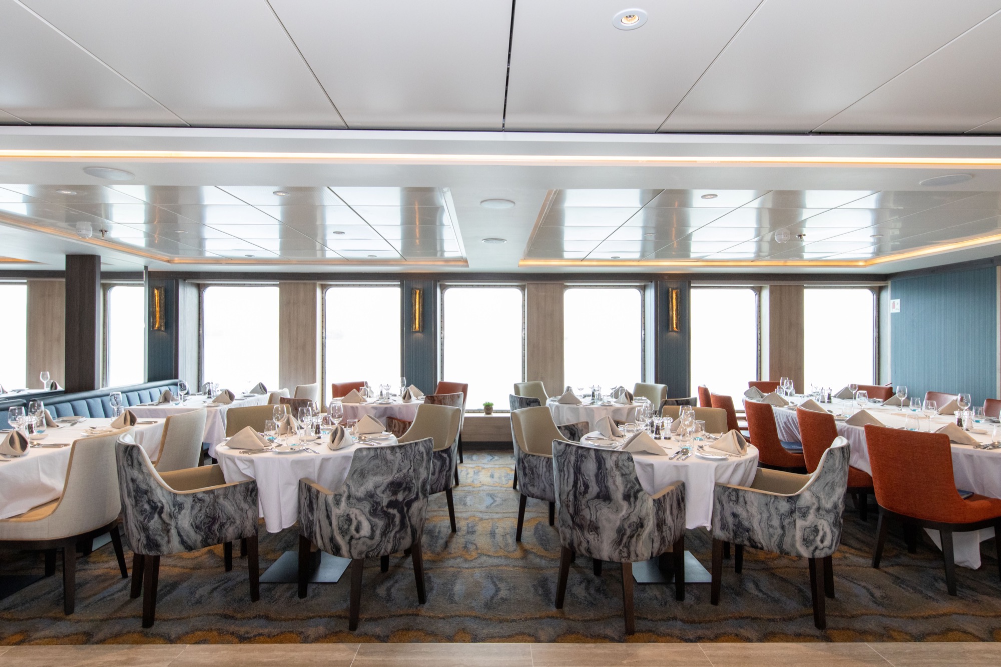 World Explorer - Restaurant